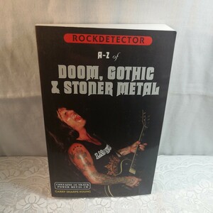 ROCKDETECTOR A-Z of DOOM, GOTHIC & STONR MTAL CONTAINS 16 TRACK POWER METAL CD GARRY SHARPE-YOUNG foreign book 