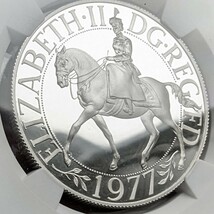 1円スタート 箱付き 鑑定 銀貨 1977年 イギリス ロイヤルミント 馬上のエリザベス女王 シルバージュビリー NGC PF68UC 金貨,銀貨多数出品中_画像1