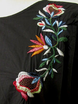 古着♪レトロ調・黒花柄刺繍ミニワンピ♪クラシカルガーリー70s60s70年代60年代80年代衣装式個性的昭和ロマン長袖アンティーククラシカル_画像6