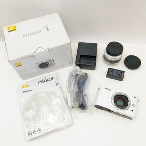 Nikon デジタル ミラーレス 一眼レフ カメラ J1 ズームレンズキット WHITE 白色 D33697 デジカメ 動作確認済【NK4644】