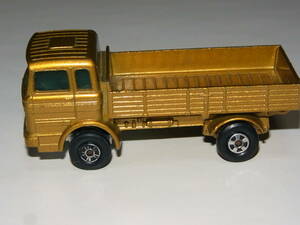 MATCHBOX　１　MERCEDES　TRUCK