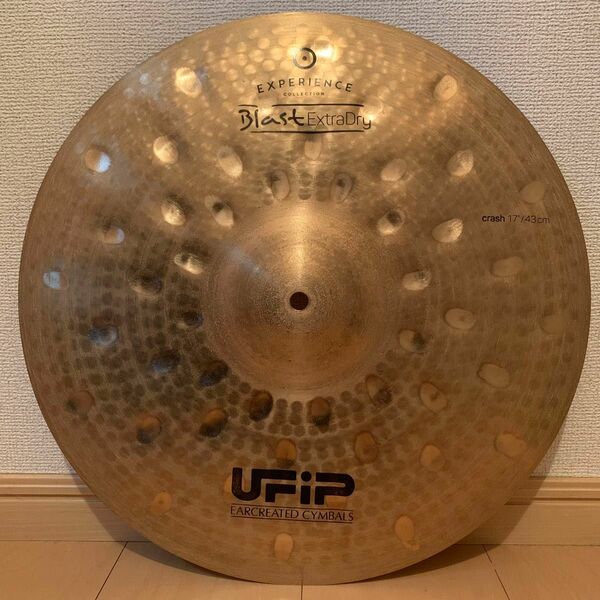 UFiP ユーヒップ Experience Blast Crash Extra Dry 17” ES-17BTX