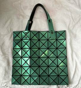 ISSEY　MIYAKE　イッセイミヤケ　バオバオトートバッグ　グリーンメタリック　BAOBAO 