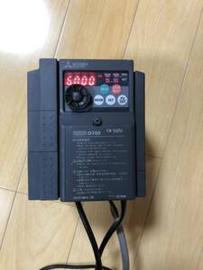 三菱 MITSUBISHI インバータ FR-D710W-0.75K、単相100V入力/3相200V出力