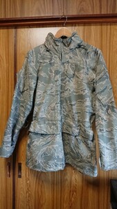 米軍実物 ECWCS・空軍USAF ・APECS(PARKA,All-PURPOSE ENVIRONMENTAL CAMOUFLAGE・サイズMEDIUM REGULAR ・USED良品