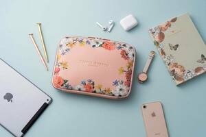 未使用品 OLIVIA BURTON　マルチガジェットケース　タブレット バッグ　PC パソコン　ポーチ