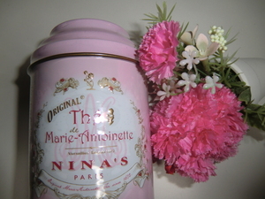 ニナス　NINAS 紅茶　マリーアントワネット　茶葉缶　未開封　１００ｇ　バラのフレーバーティ　