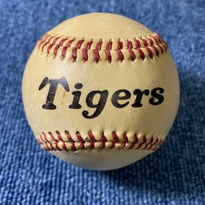 阪神タイガース　Tigers ロゴ球　球団公式　練習球