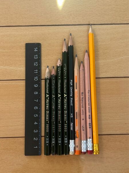 鉛筆 9本