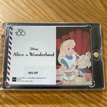 Disney 創立100周年 EPOCHプレミアエディションコレクションカード メモラビリアスタンプカード Disney100 アリス　250シリ_画像4
