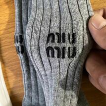 新品MIU MIU 刺繍ソックス 靴下 ミュウ ミュウハイソックスオーバーニーソックス_画像3