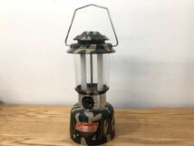 D3L052◆ コールマン Coleman FLUORESCENT LANTERN 迷彩柄 蛍光灯 ランタン 5344-700_画像1