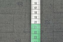 【ちどりや】未使用品 美品 正絹紬 十日町紬 着尺反物 井桁絣風 証紙付 濃鼠色 Y227_画像4