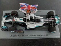 1/43 メルセデスF1 W08 ハミルトン メキシコGP 2017 ワールドチャンピオン フィギュア、ボード付_画像2