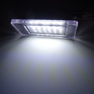 日産　セレナ　Ｃ２７　 キャンセラー内蔵　レンズ一体式　 LED 　ナンバー灯　ライセンスランプ　ユニット