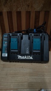 マキタ　 二口急速充電器　makita　DC18RD 純正　バッテリー充電器