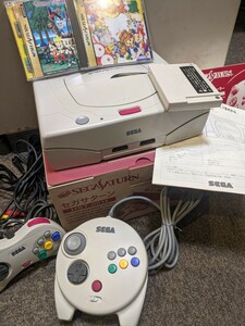 美中古　SEGA セガサターン 本体 HST-0014　＋　セガマルチコントローラー（HSS-0137）ソフト2本おまけ