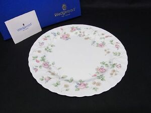 ■新品■未使用■ WEDGWOOD ウェッジウッド ローズヒップ ボーンチャイナ プレート 皿 食器 テーブルウェア ホワイト系 DA5077