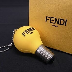 ■新品■未使用■ FENDI フェンディ ライトバルブチャーム USB 電球 キーホルダー キーリング レディース メンズ イエロー系 AT3360の画像1