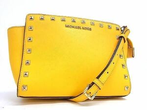 1円 ■美品■ MICHAEL KORS マイケルコース レザー スタッズ クロスボディ ショルダーバッグ 肩掛け 斜め掛けかばん イエロー系 BE8123