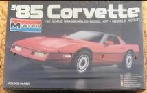 ＊【懐かしのプラモデル】モノグラム社製 GM シボレー ‘85 コルベット C4 クーペ 赤【訳あり】ランナー外れ等有り 未組立♪_画像1