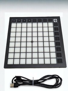 ☆通電のみ☆novation LAUNCHPAD X MIDコントローラー ノベーション /１円〜