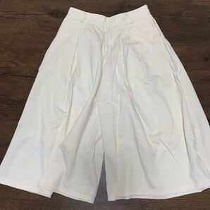GU 白 パンツ ガウチョ