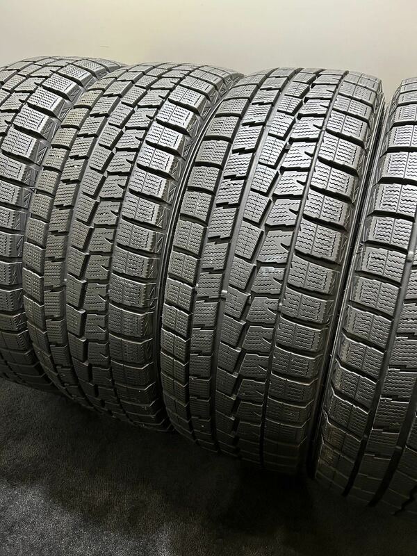 215/60R16 DUNLOP/WINTER MAXX WM01 17年製 スタッドレス 4本 ダンロップ ウィンターマックス クラウン マークX ヴェゼル (南6-E567)