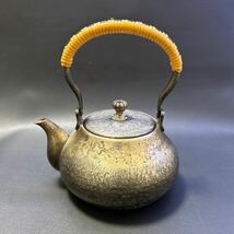 T 茶器 銀川堂 いぶし銀 黄銅 急須 煎茶道具 煎茶器　サイズ:直径約11.5cm、高さ約 8.5cm(蓋つまみまで) 箱無し_画像1