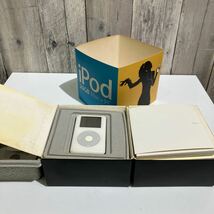 ジャンク　Apple iPod 20GB A-1059 専用箱、説明書付き_画像2