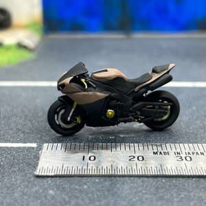 【ZZ-585】1/64 スケール ヤマハ YZF-R1 バイク フィギュア ミニチュア ジオラマ ミニカー トミカ