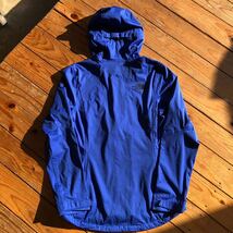 USA古着 THE NORTH FACE ザノースフェイス マウンテンパーカー レディース Mサイズ DRYVENT ブルー 通気性 防水透湿性 軽量 J3134_画像3