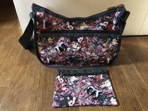 LeSportsac レスポートサック　Disneyコラボ　クラシックホーボー　7520 バンビ＆フレンズ