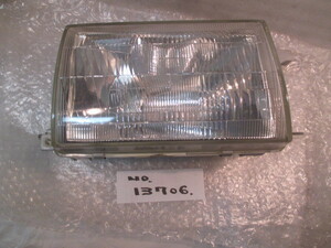 ◎13706◎ 確t　T H1年? トヨタ クラウン GS131 2L HT 右ヘッドライト ASSY(未使用品)●㈲№13706