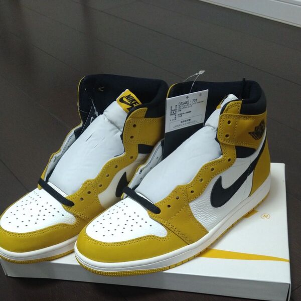 ナイキ AIRJORDAN 1 RETRO HIGH OG イエローオークル