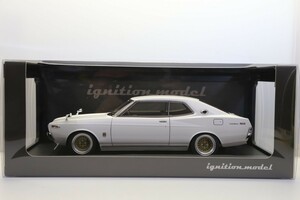 イグニッションモデル 1/18 日産 ローレル 2000SGX (C130) ホワイト/グロースター15インチ(シルバー/ゴールド) G3010 59NO