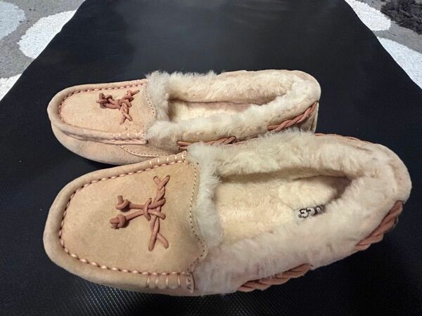 UGGモカシンベージュ