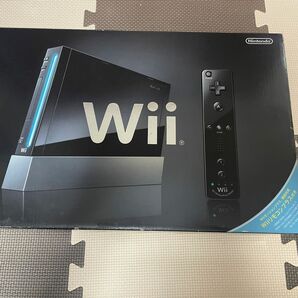 Wii本体 (クロ) (「Wiiリモコンプラス」同梱) (RVL-S-KAAH)【メーカー生産終了】　中古