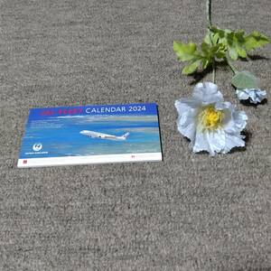 JAL FLEET CALENDR 　2024 卓上カレンダー　６．５　ｘ　16ｃｍ 