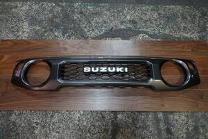 ジムニー ジムニーシエラ JB64 JB74 純正オプション グリル SUZUKIロゴ入り 中古売り切り