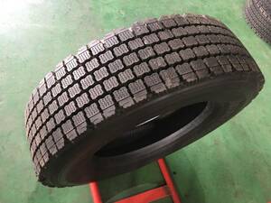 e983-3-1 ☆245/70R19.5 BS再生 新古品1本！ ブリヂストン 再生スタッドレス 残溝18ｍｍ♪ k40