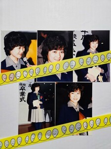 ★岡田有希子★当時物生写真　堀越学園卒業式5枚セット