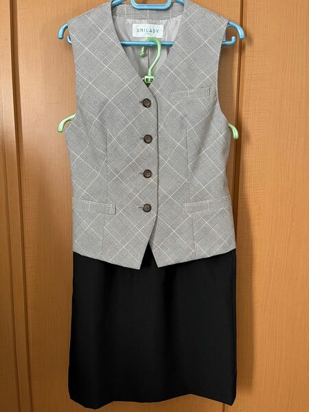 新品・未使用 ユニレディ ベスト 9号 美品 スカート9号 制服 事務服