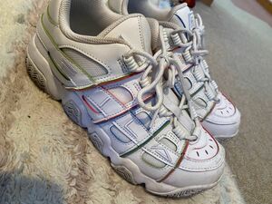 FILA フィラ　レディース　スニーカー　限定モデル　24