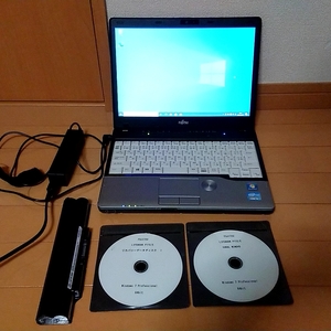 FUJITSU LIFEBOOK P772/E Core i5 3320M 4GB 250GB 12.1インチ