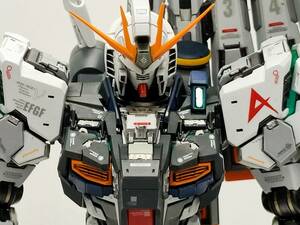 1/100　νガンダム　改造パーツ使用　全塗装済み完成品