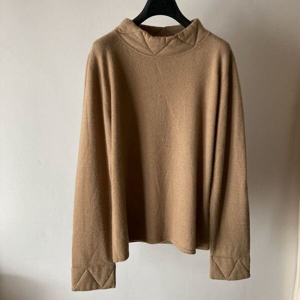 アニオナ*ふわとろカシミヤ95% ゆるいデザインハイネックニット*キャメル