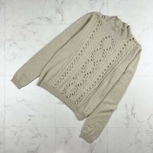 美品 DANAPARIS ダナパリ カシミヤ100% ラインストーンデザインケーブル編みニットトップス レディース ベージュ サイズ42*KC759