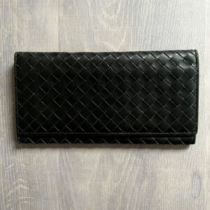 Xmas SALE!! BOTTEGA VENETA イントレチャート 札入れ 二つ折り 長財布　緑/黒