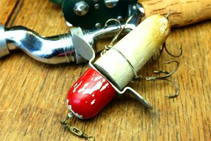 40s UNKNWON / PFLUEGER GLOBE風 オールド ウッド ロータリーヘッドルアー / heddon 道楽 ZEAL バルサ50 ハトリーズなど木製ルアー好きに